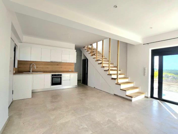 Image No.9-2 Bed Maisonette for sale