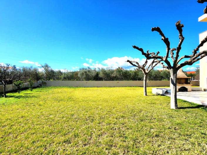 Image No.33-4 Bed House for sale