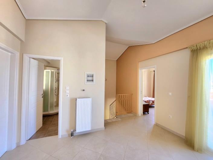 Image No.22-4 Bed House for sale