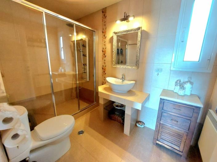 Image No.21-3 Bed Semi-Detached for sale