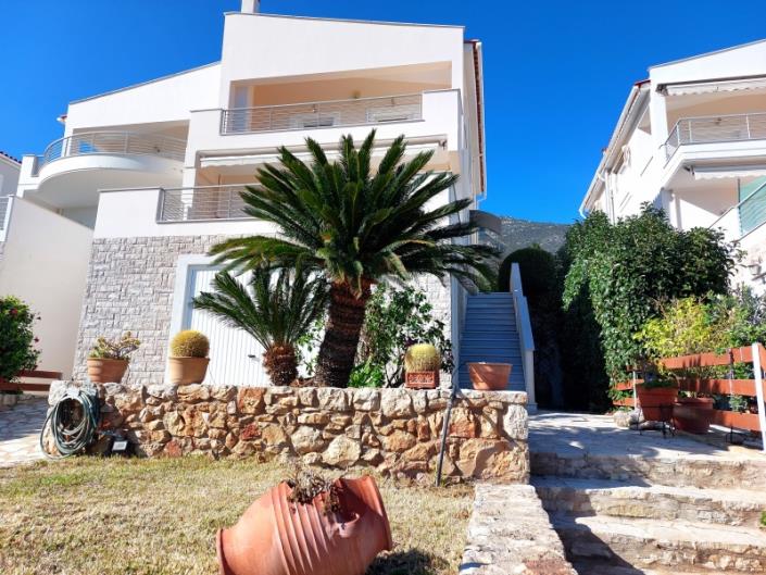 Image No.37-3 Bed Semi-Detached for sale