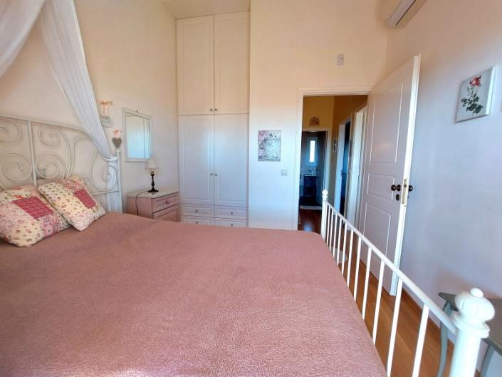Image No.22-3 Bed Semi-Detached for sale
