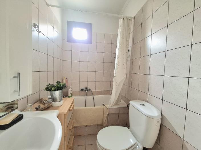 Image No.12-4 Bed House for sale