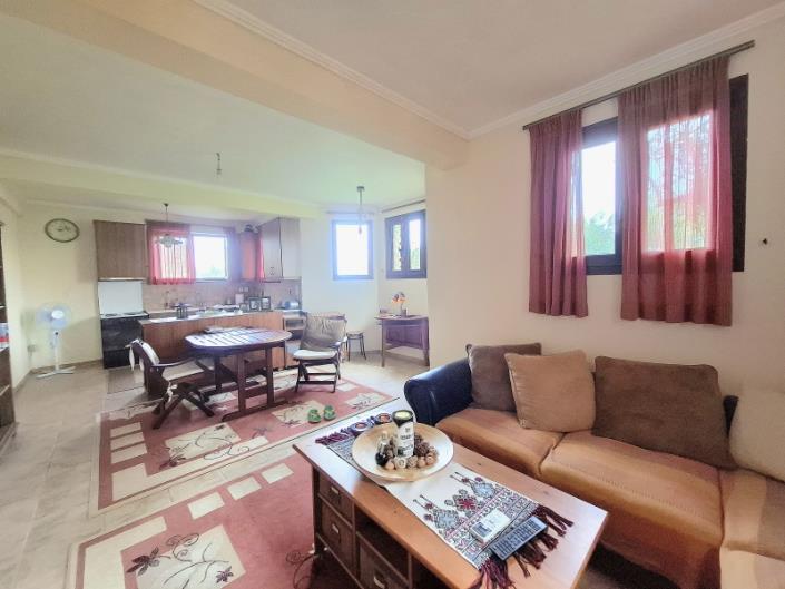 Image No.8-4 Bed House for sale