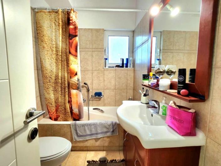 Image No.26-4 Bed House for sale