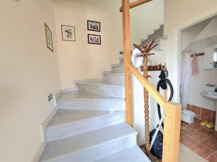 Image No.17-4 Bed House for sale