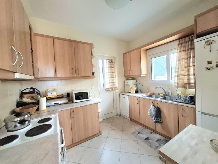 Image No.15-4 Bed House for sale