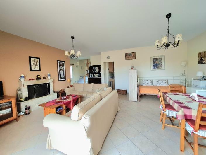 Image No.11-4 Bed House for sale