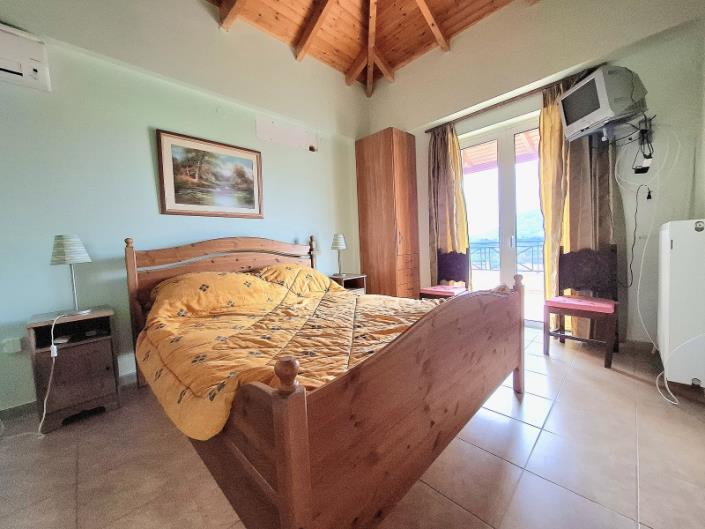 Image No.18-4 Bed House for sale