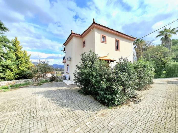 Image No.30-4 Bed House for sale