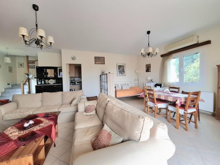 Image No.12-4 Bed House for sale