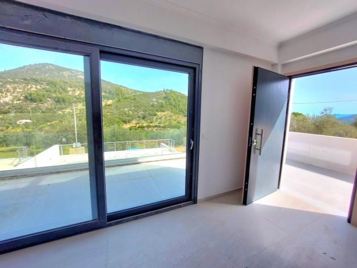 Image No.12-3 Bed House for sale