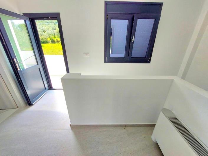 Image No.8-3 Bed House for sale