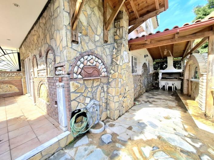 Image No.28-2 Bed Semi-Detached for sale