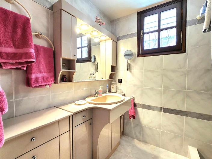 Image No.12-3 Bed House for sale