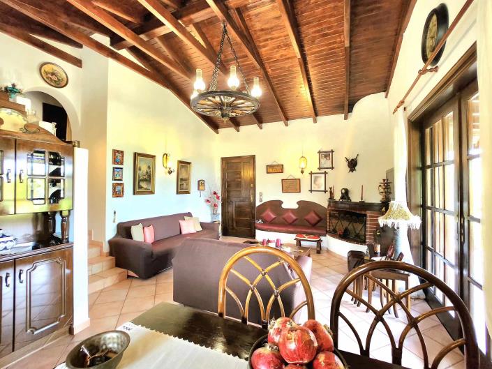 Image No.11-3 Bed House for sale