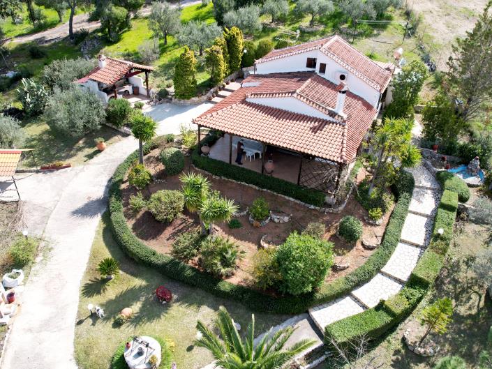 Image No.1-3 Bed House for sale