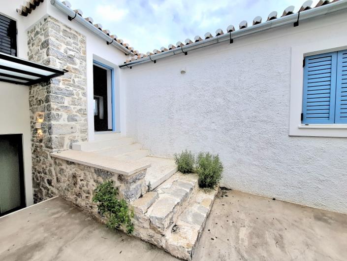 Image No.27-2 Bed House for sale