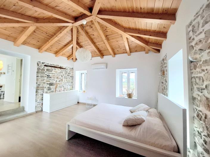 Image No.12-2 Bed House for sale