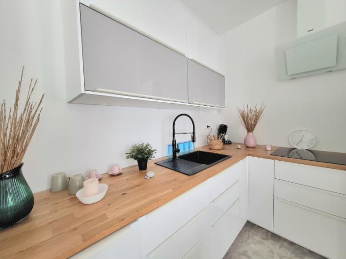 Image No.8-2 Bed House for sale