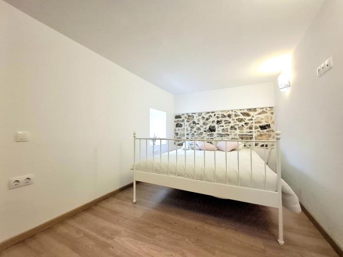 Image No.18-2 Bed House for sale