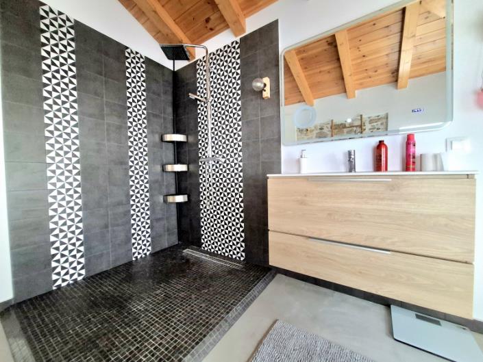 Image No.23-2 Bed House for sale