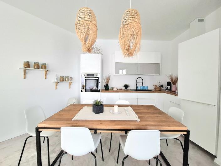 Image No.10-2 Bed House for sale