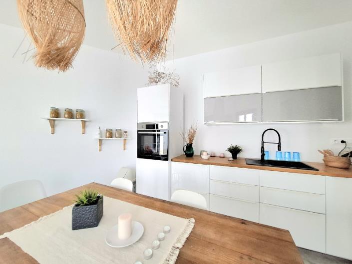 Image No.11-2 Bed House for sale