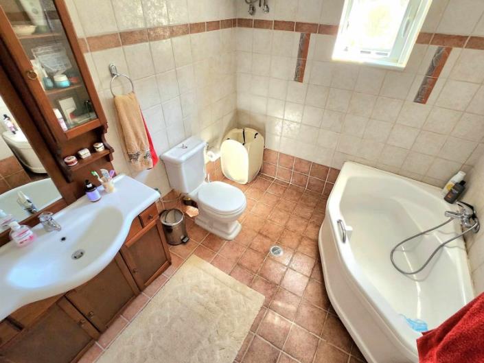 Image No.19-6 Bed Duplex for sale