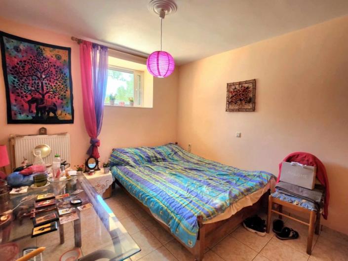 Image No.19-6 Bed House for sale