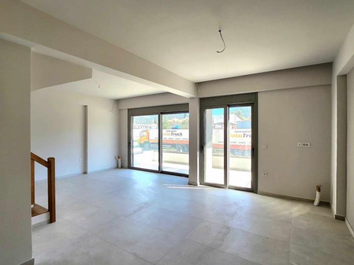 Image No.9-3 Bed House for sale