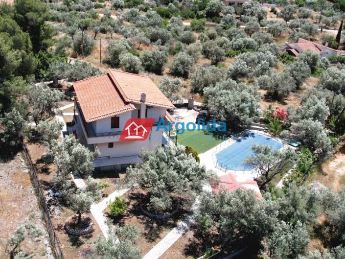 Image No.8-3 Bed House for sale