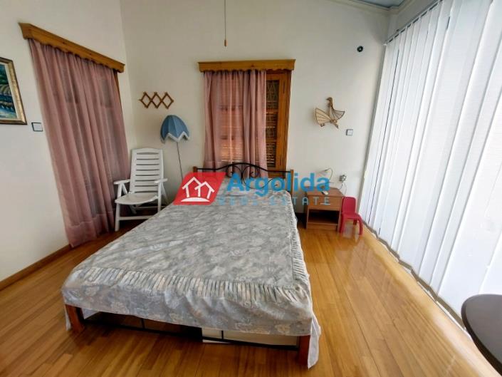 Image No.10-3 Bed House for sale