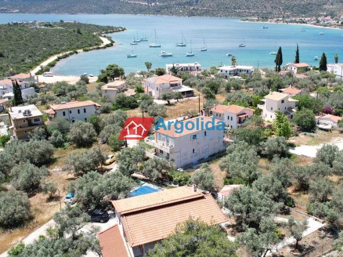 Image No.14-3 Bed House for sale