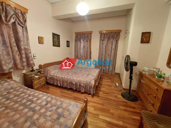 Image No.15-3 Bed House for sale