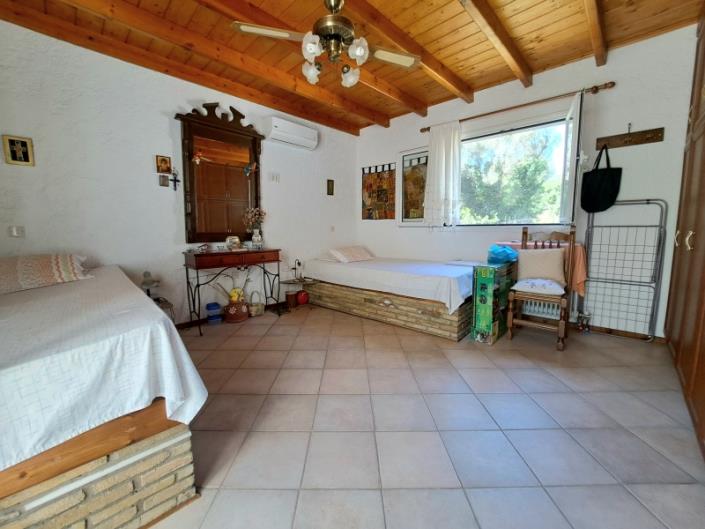 Image No.16-4 Bed House for sale