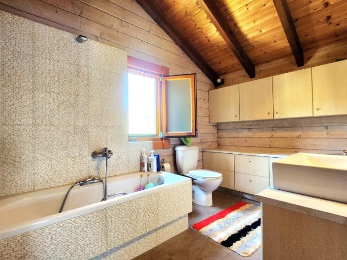 Image No.26-4 Bed Villa / Detached for sale