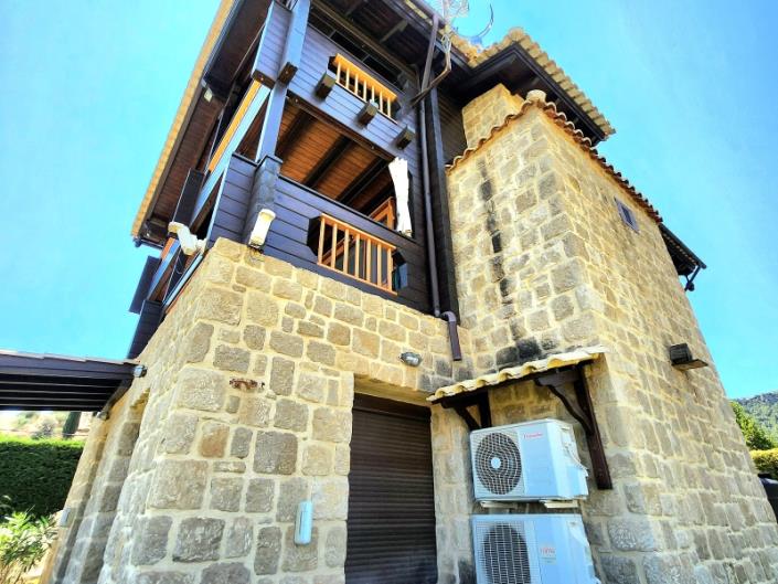 Image No.35-4 Bed Villa / Detached for sale