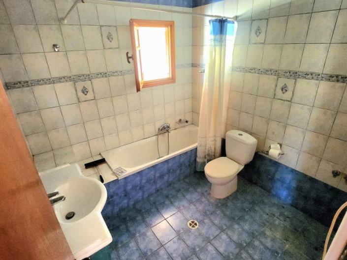 Image No.13-3 Bed Country House for sale