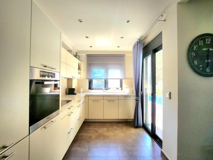 Image No.8-3 Bed Villa for sale