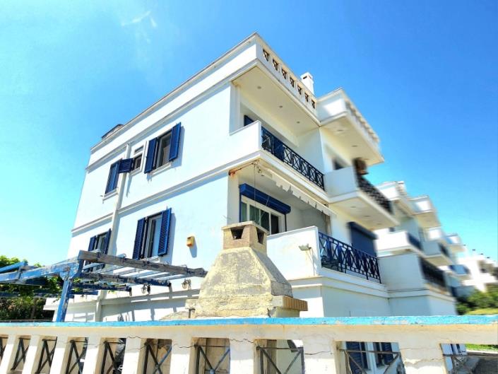 Image No.2-4 Bed House for sale