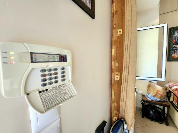 Image No.17-3 Bed House for sale