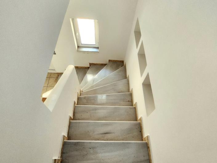 Image No.15-4 Bed House for sale