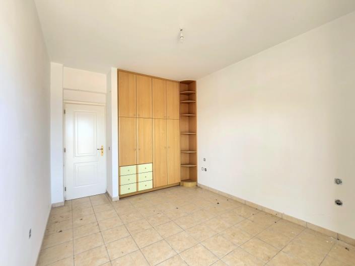 Image No.17-4 Bed House for sale