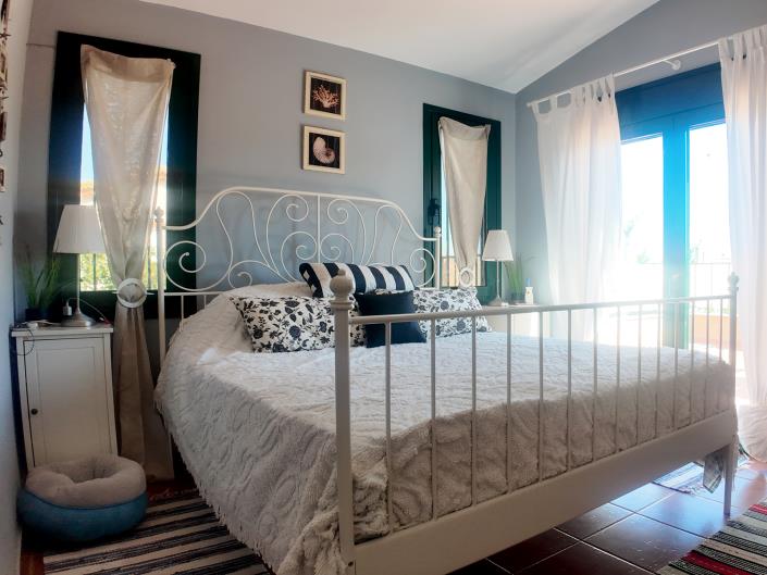 Image No.15-3 Bed House for sale