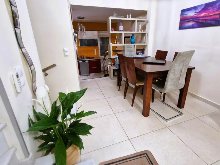 Image No.4-4 Bed Semi-Detached for sale