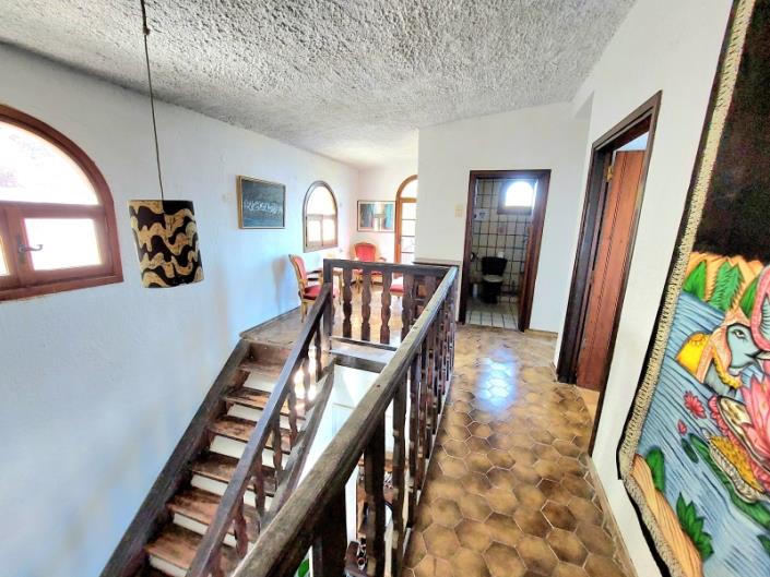 Image No.8-4 Bed House for sale