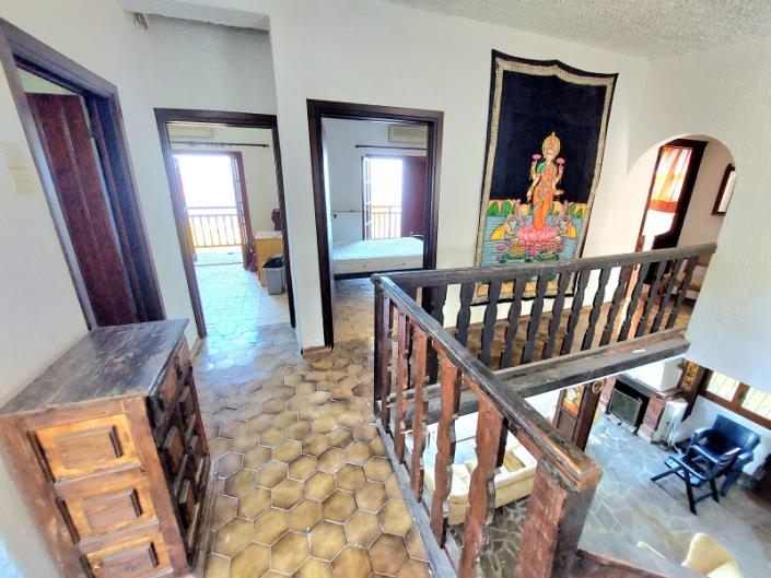 Image No.20-4 Bed House for sale