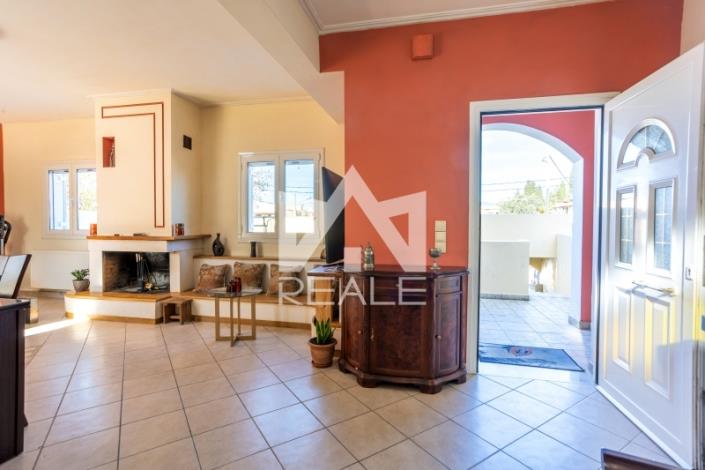 Image No.9-2 Bed House for sale