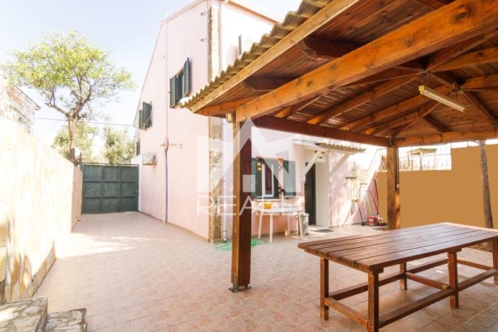 Image No.11-3 Bed House for sale